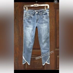 CHERRYBETTY™️ Irregular Fray Stretch Blue Jeans